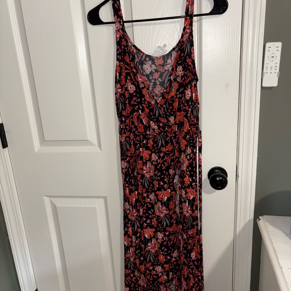 Floral Sleeveless Maxi Dress - Black and Red